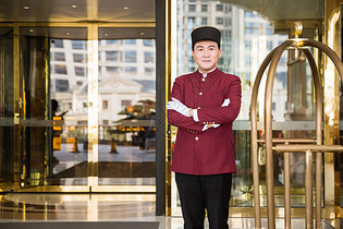 酒店管理大堂經理高清正版圖片下載——編號501124914，展現專業與優雅